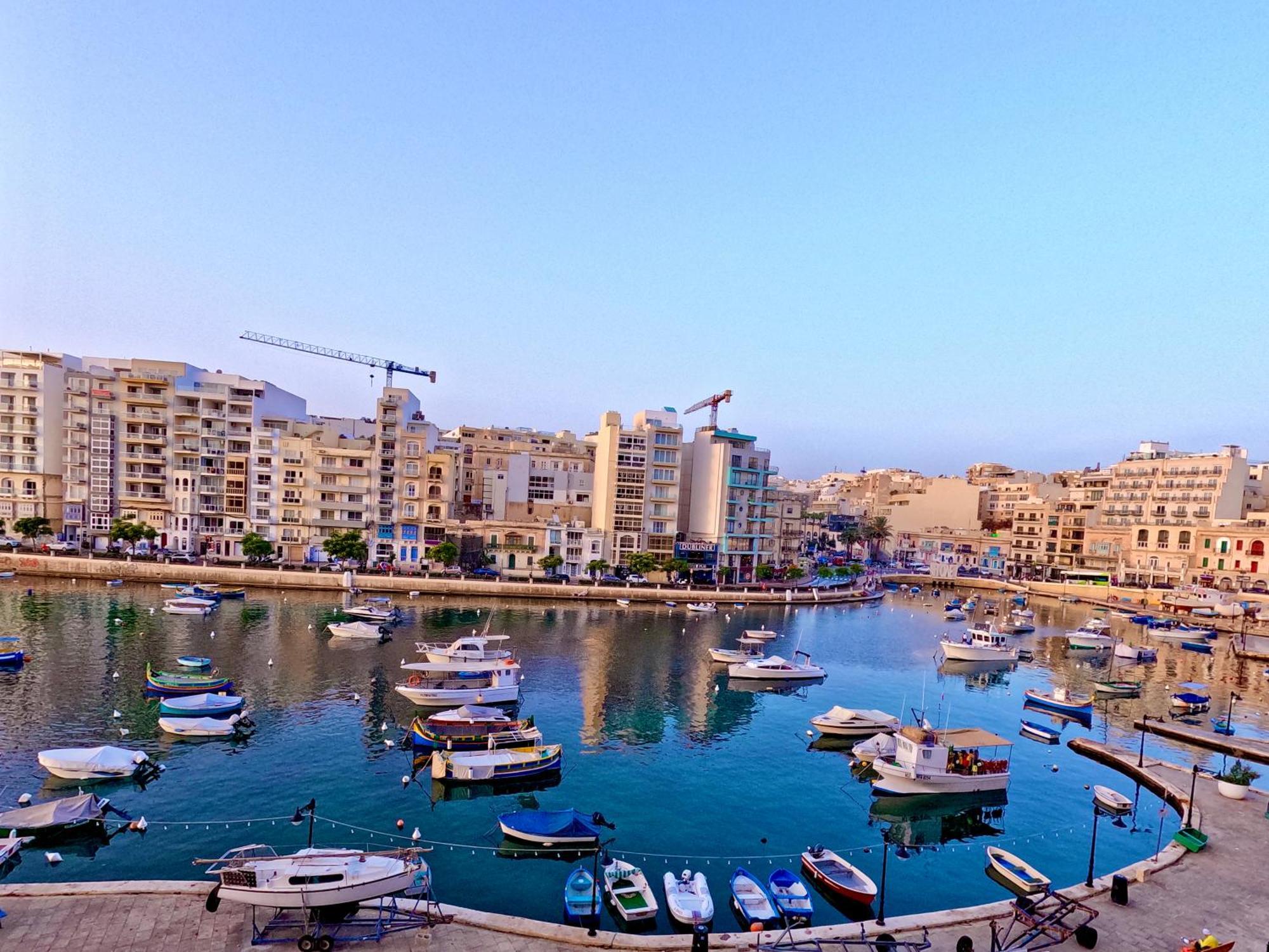 Modern Apartment In St Julian'S Malta, With Breathtaking Views Of Spinola Bay Сент Джулианс Экстерьер фото