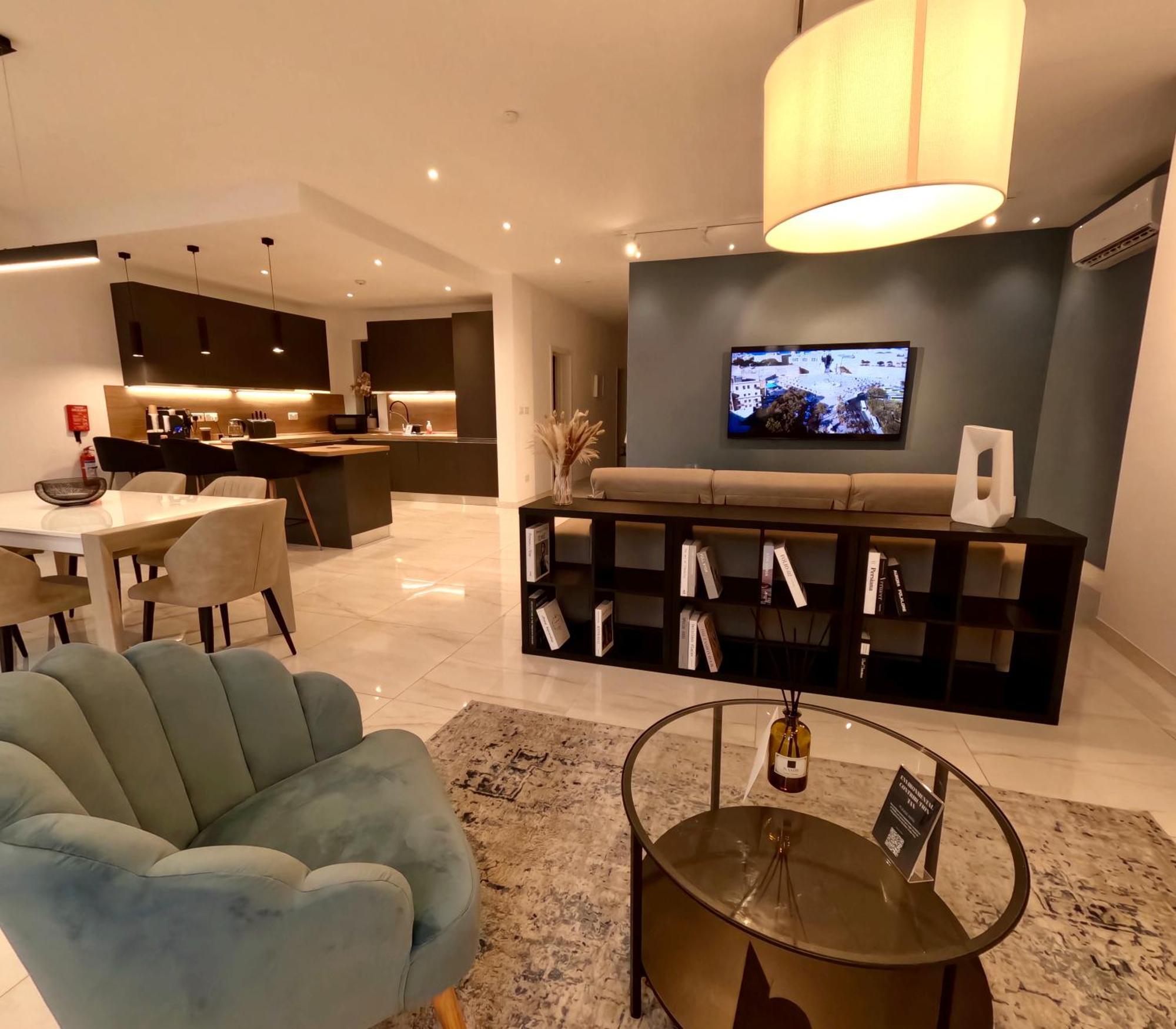 Modern Apartment In St Julian'S Malta, With Breathtaking Views Of Spinola Bay Сент Джулианс Экстерьер фото